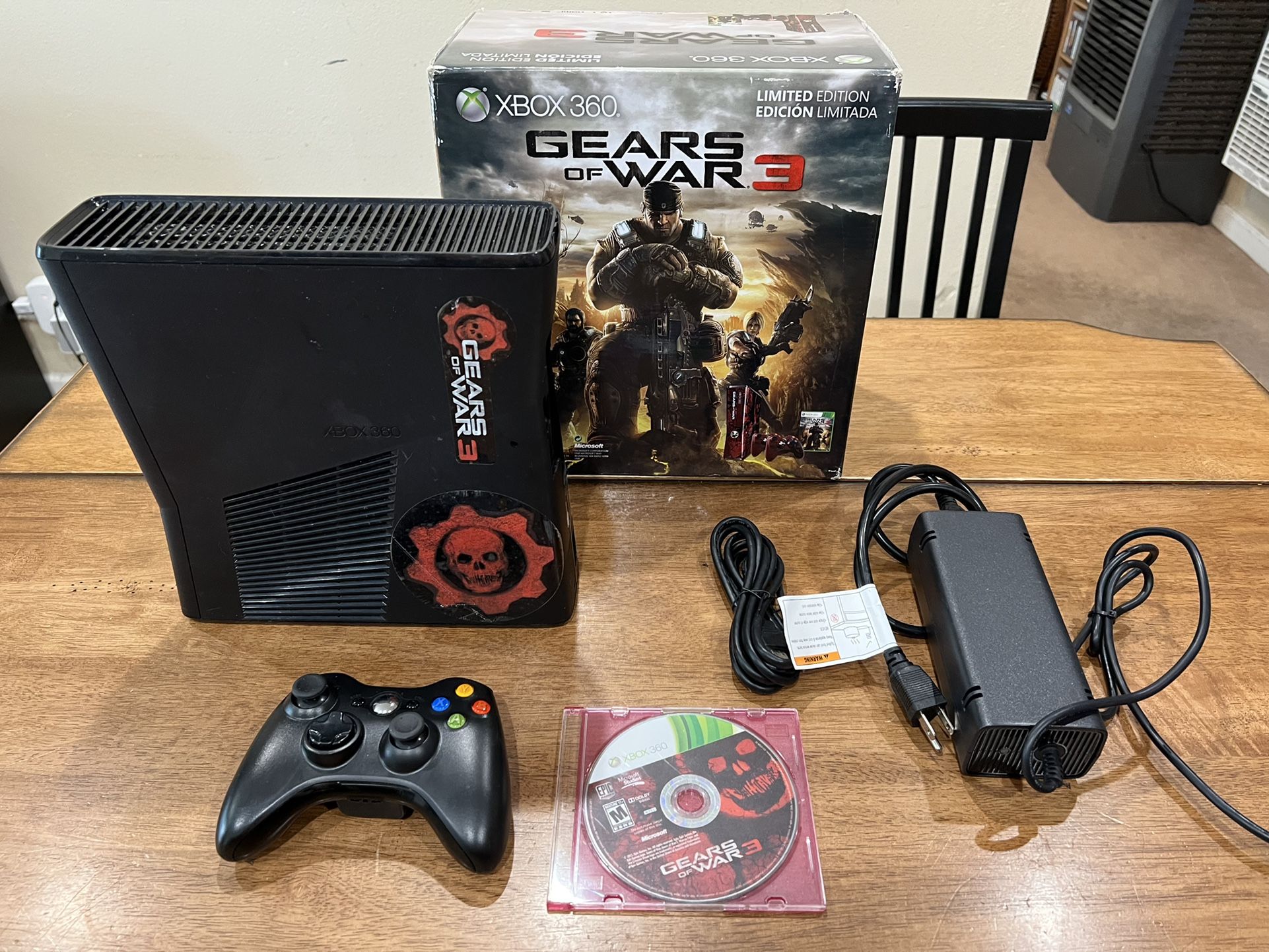  Microsoft Gears Of War 3 (Xbox 360) : Video Games