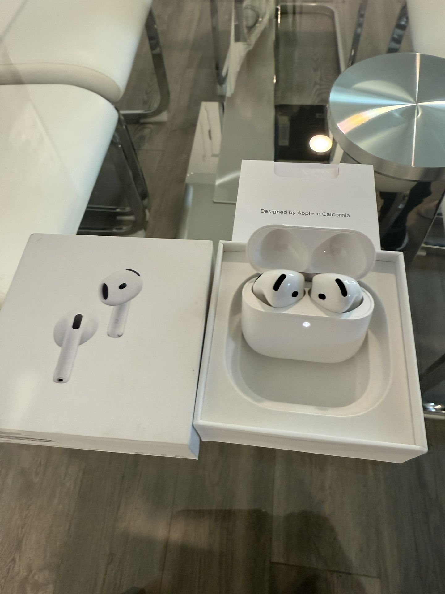Apple AirPods 4 