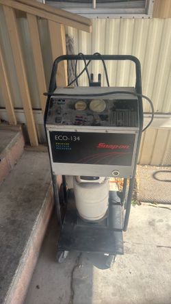 Ac machine brand snap on