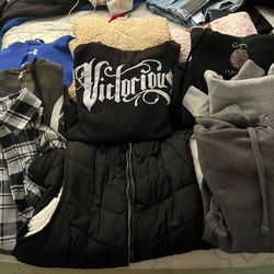 Hoodies/sweaters 