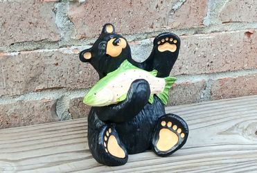 Bearfoots Chuckie/Salmon Figurine