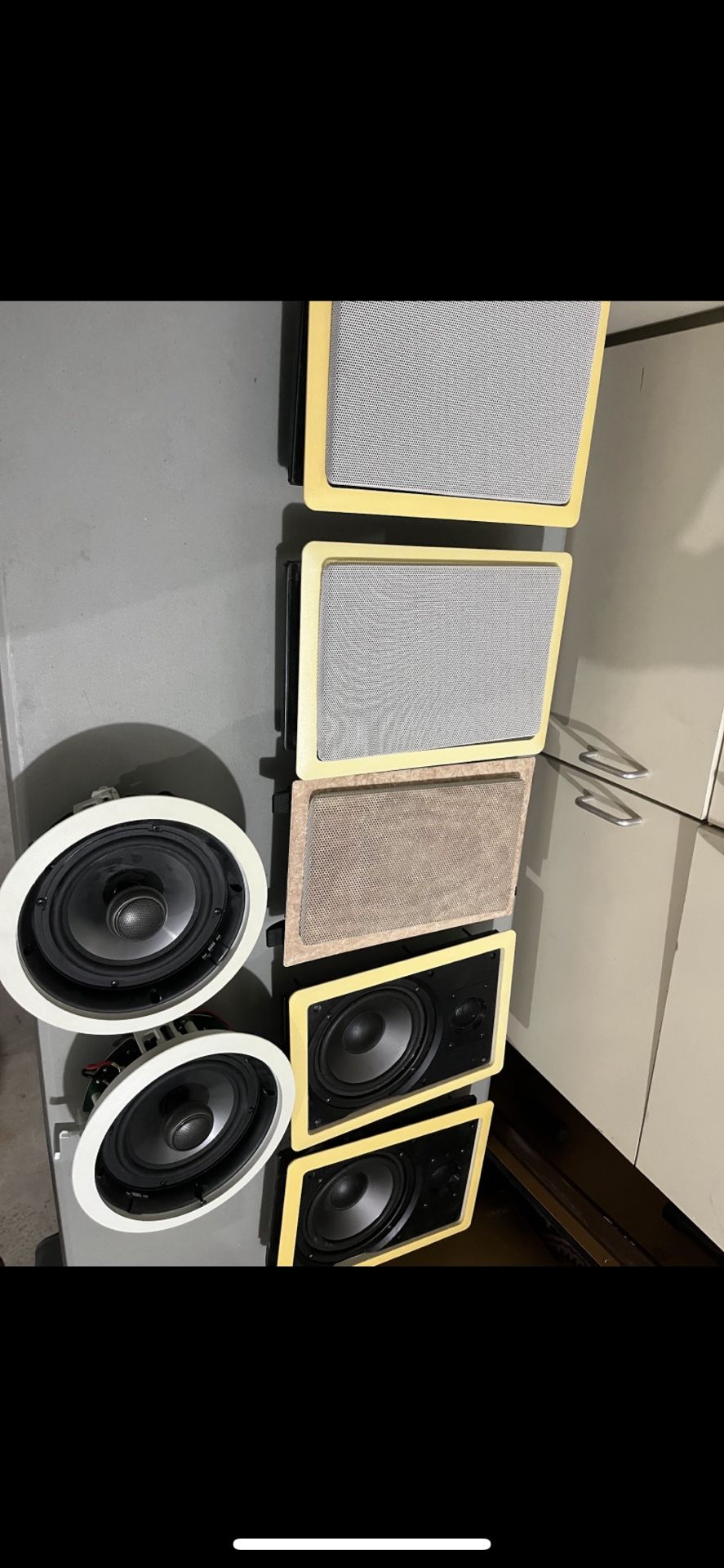 In Wall Speakers