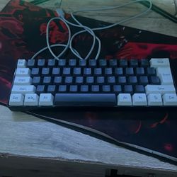 keyboard with wire 