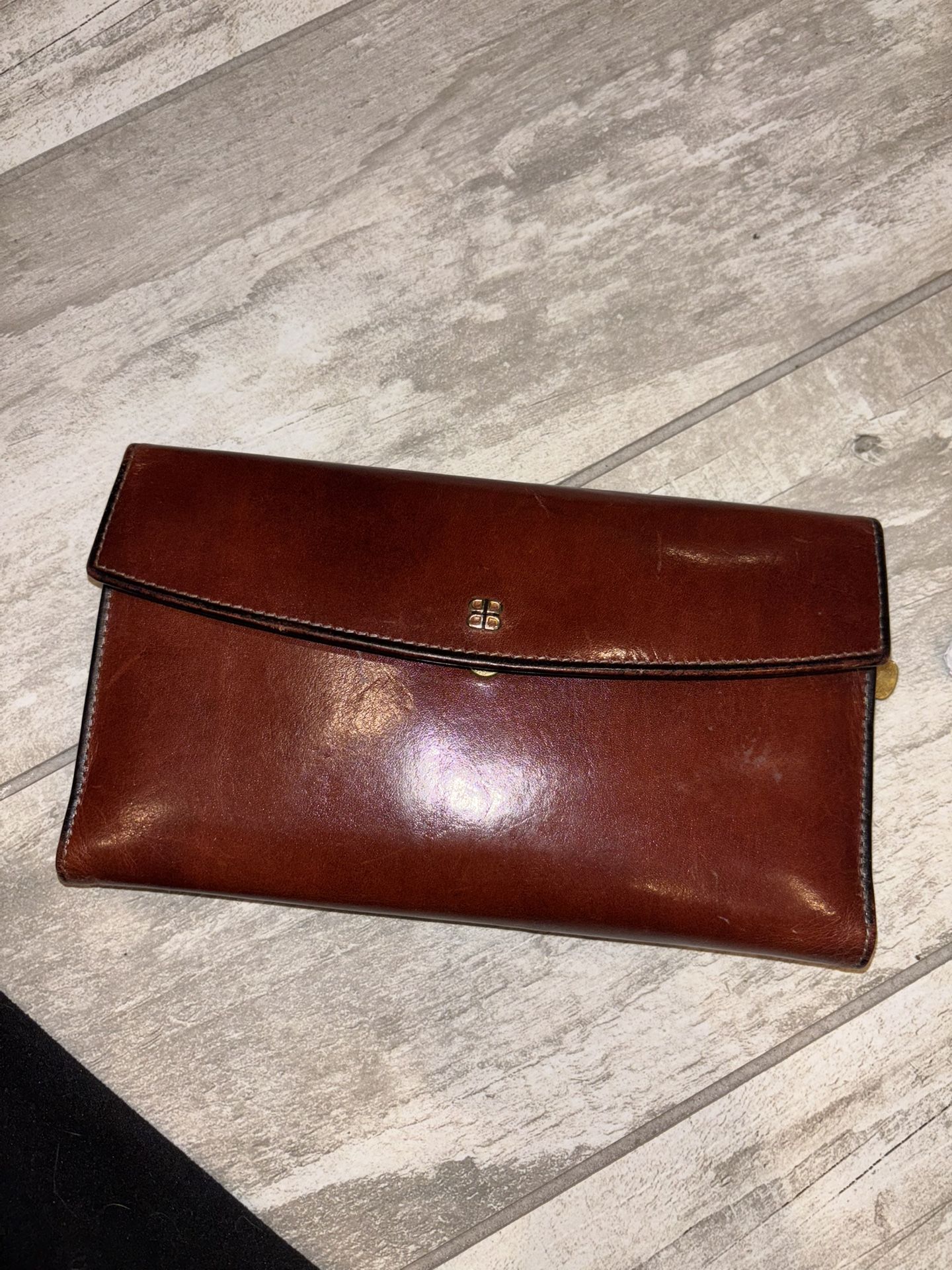SIMPLE LEATHER WALLET
