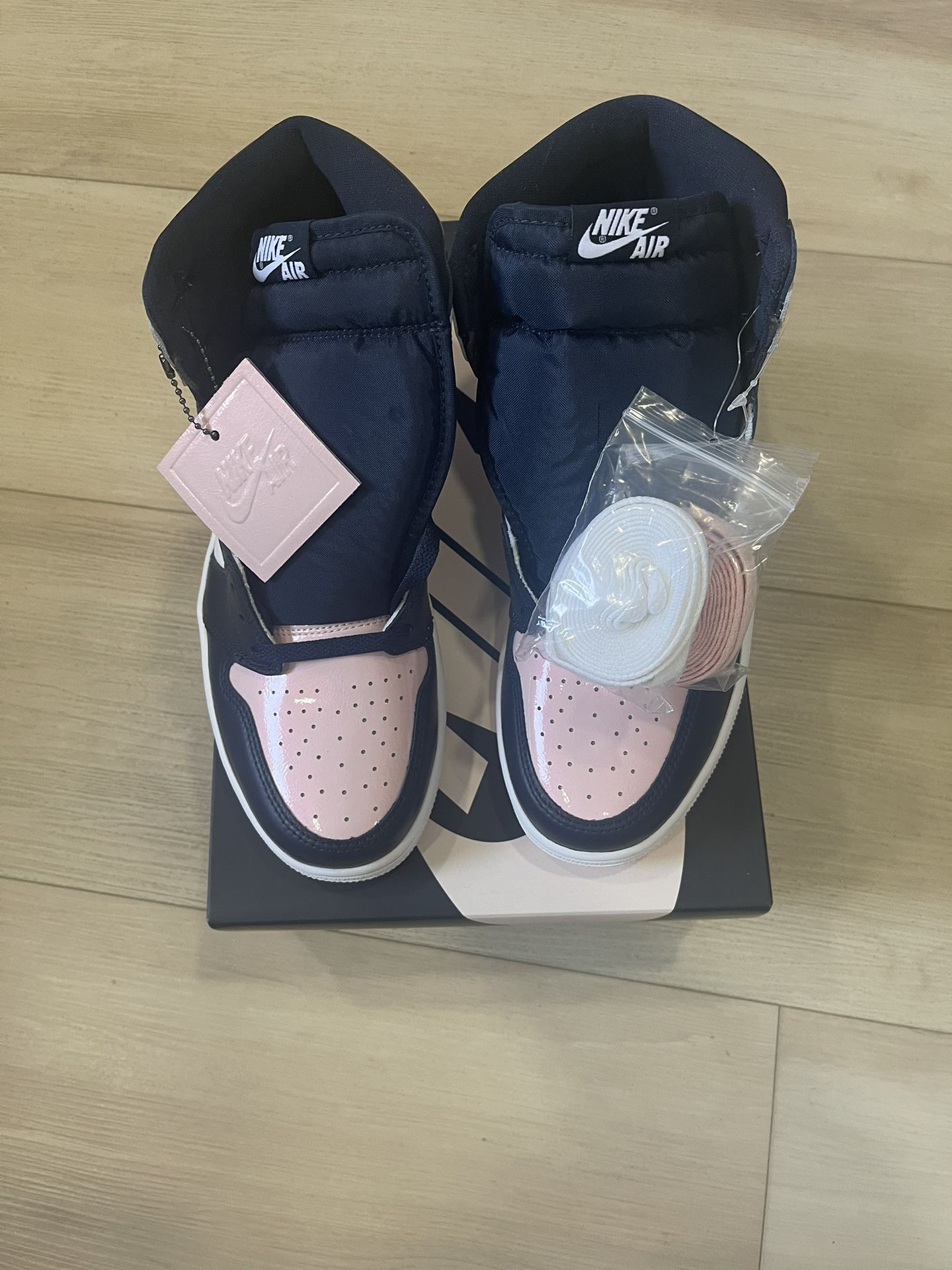 Air Jordan 1 Bubble Gum 