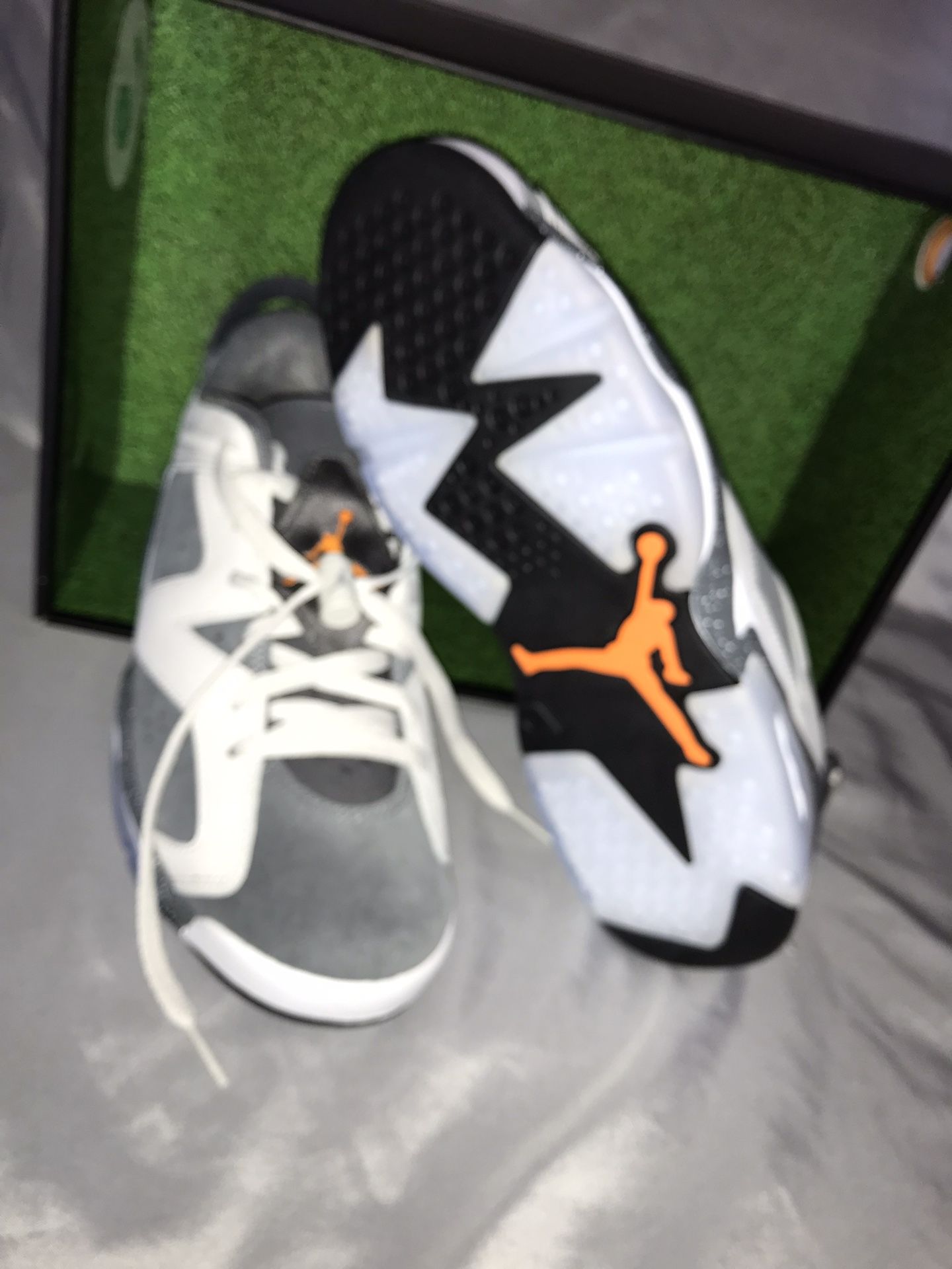 Jordan 6 Retro Low Size 9 New