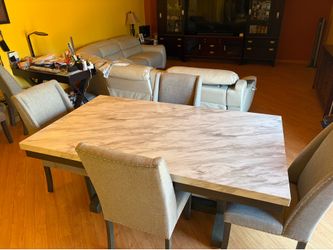 Dinning room table