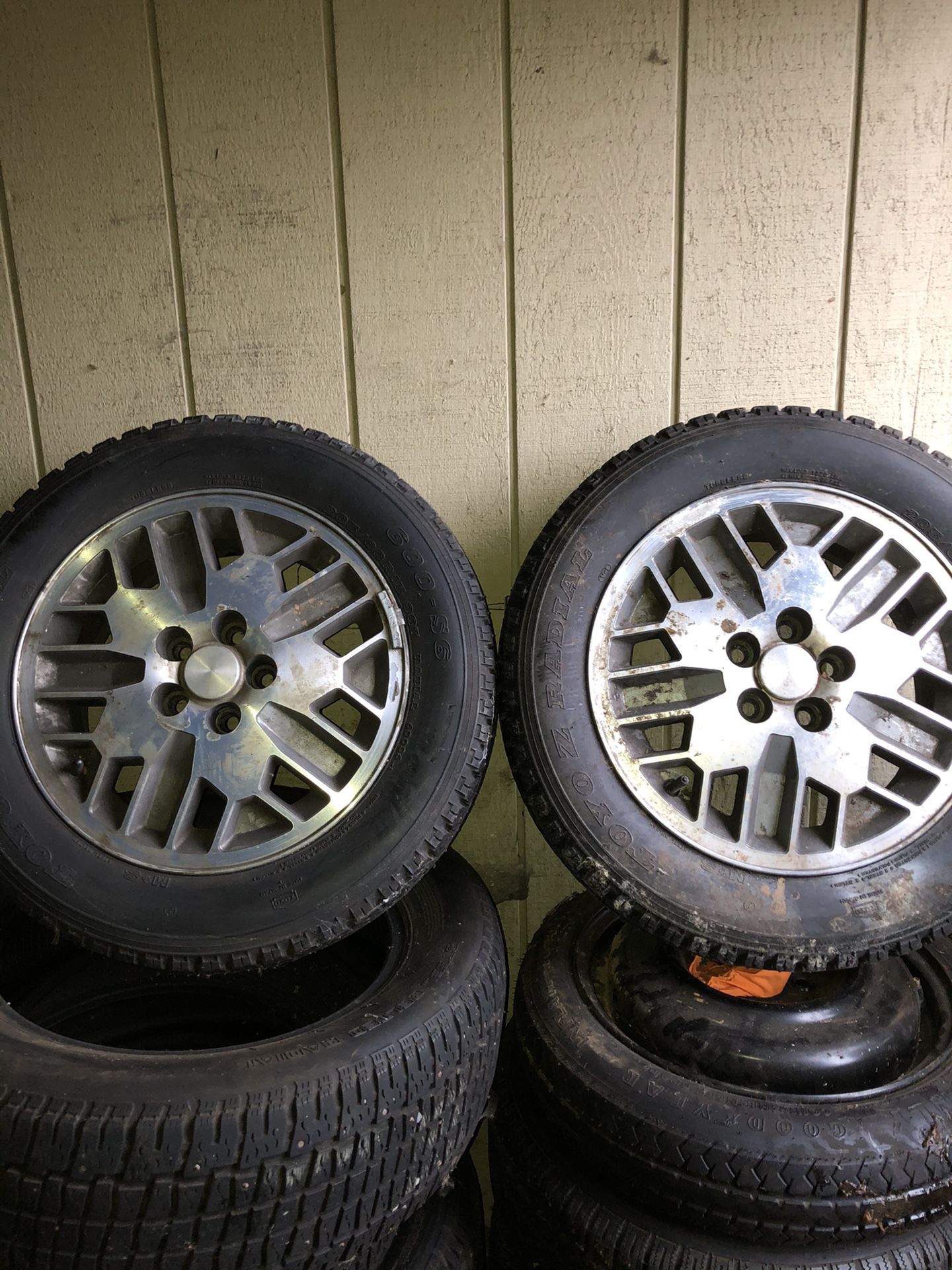 Toyos M/S 205/60R15 never used just dirty can be cleaned 200 with rims OBO have all four