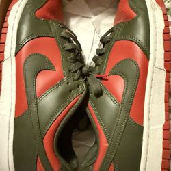 Freddy kreuger Dunks and High Top jordan 1’s gold/black Size 9 Sold Together$125