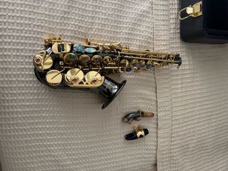 Curved soprano saxophone