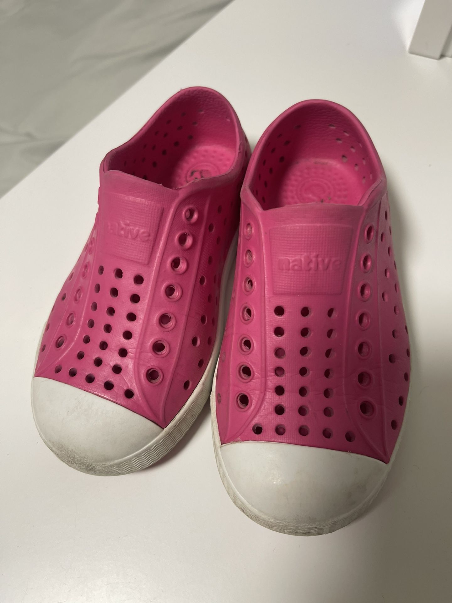 Native Jefferson Waterproof Slip-On Comfort Shoe Hollywood Pink/Shell White C9