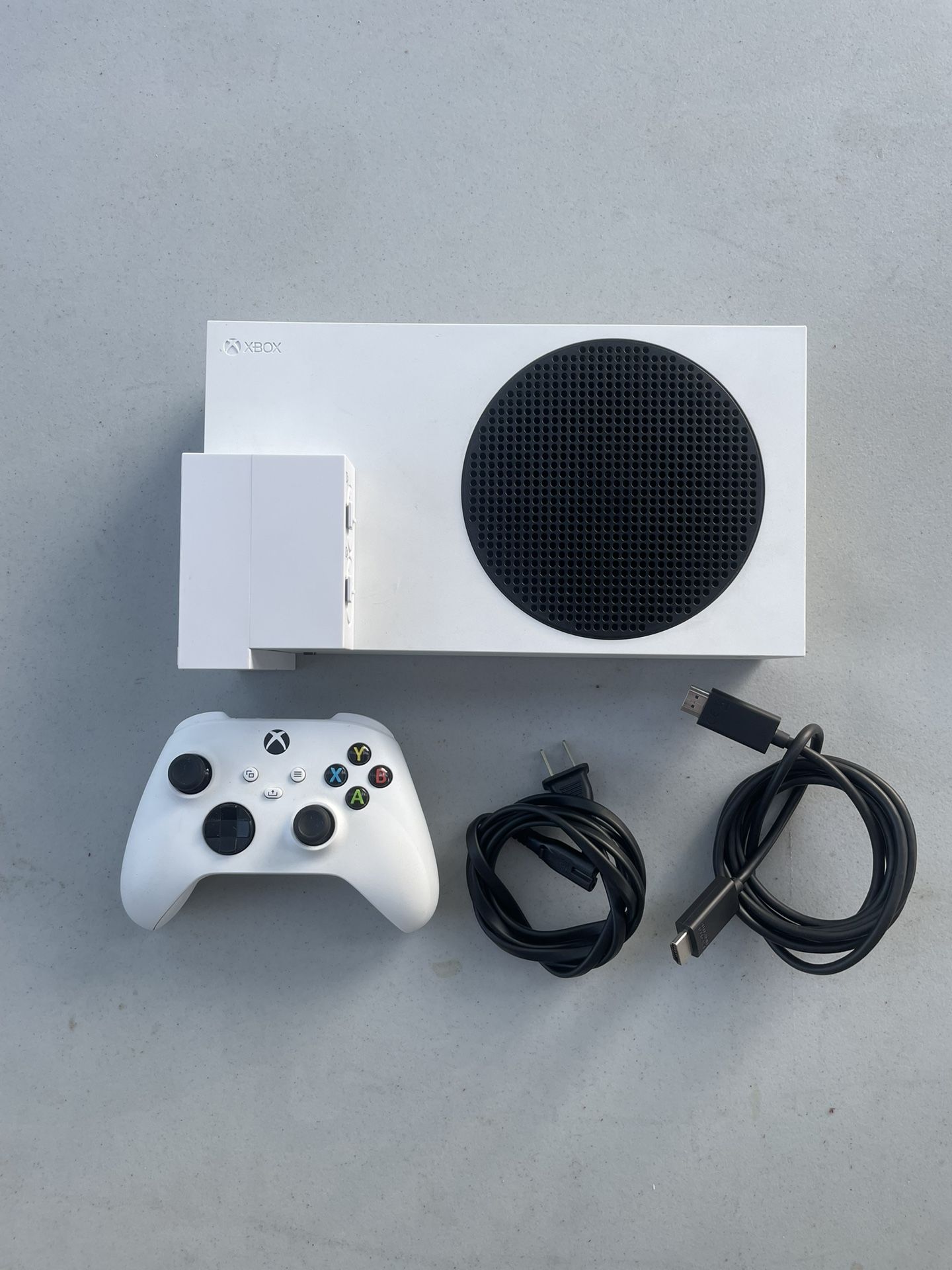 Microsoft Xbox Series S 256gb with cords and controller, great condition