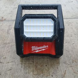 Milwaukee Flood Light