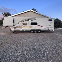 2005 Fleetwood GearBox Toyhauler 375FS