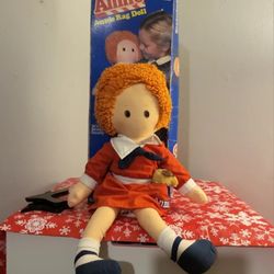 VINTAGE 1982 Annie Rag Doll Knickerbocker 23.5" Tall with Sandy Dog and Box