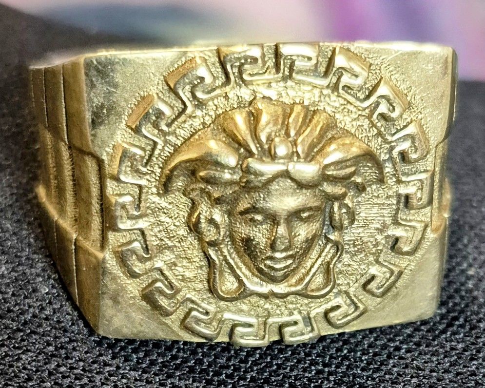 18k Gold Medusa Ring / Anillo Medusa Oro de 18k