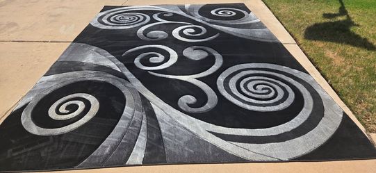 Beautiful & HUGE Rug