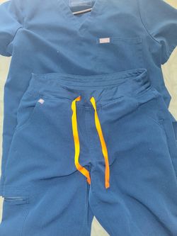 Women’s scrubs