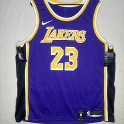 Men’s 2XL Nike LeBron James Jersey NWT