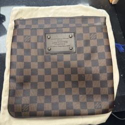 Louis Vuitton Pochette Plat Brooklyn 