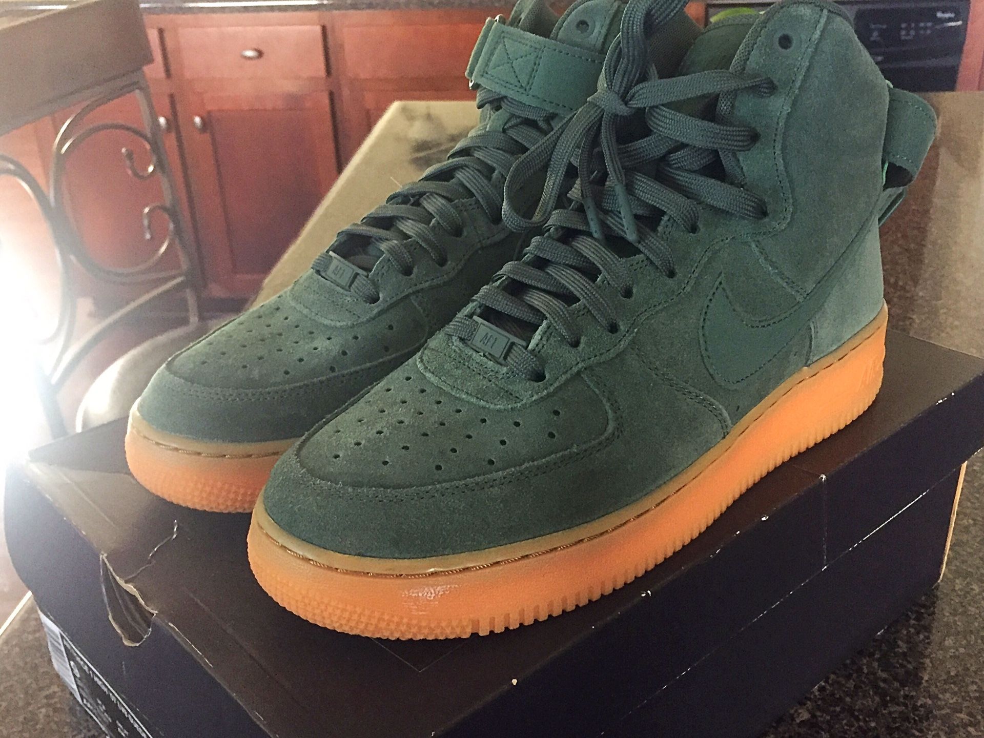 Air Force 1 HI Sz9,All Products : American Fashion Style Bags On Sale