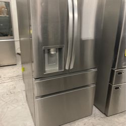 LG Refrigerator With Water And Ice