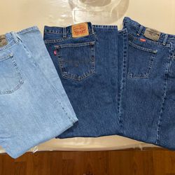 Men's Jeans $10 ea. Wranglers, Levi's, Lee's, Rusler. Size 40X30  & 38x 30.