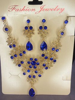 Blue necklace set