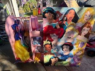 KidsKraft Dressup station with dresses and canvas