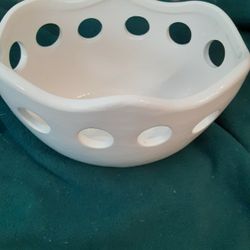Vase With Hole Can Use Interchangeable Ribbons For Different Holidays