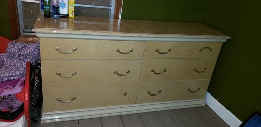 Dresser & Night Stands plus headboard