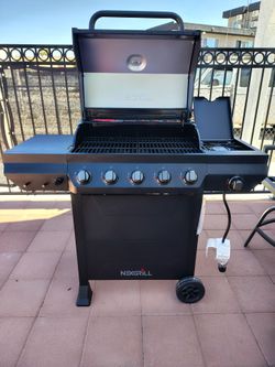 New.  NexGrill  5+1 Burners  Propane Gas Grill in Graphite Black.