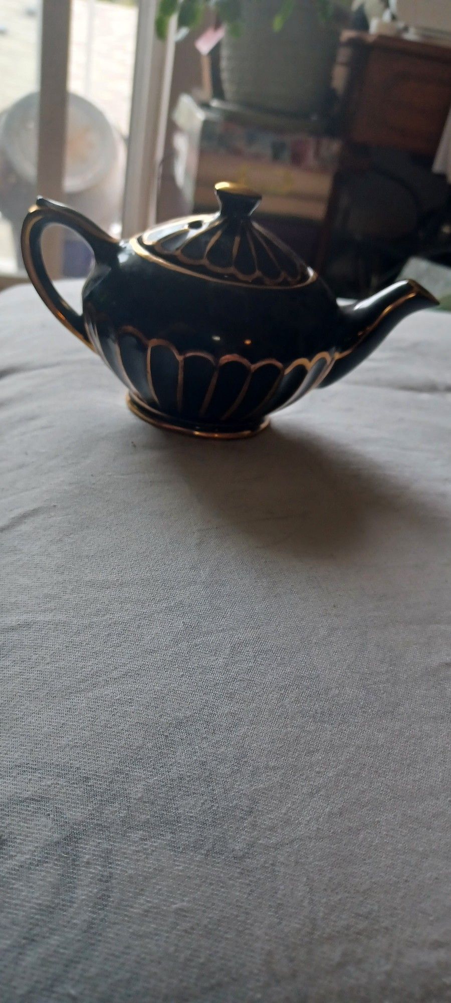 Sadler Tea Pot- Small