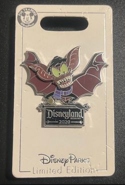 Disney BAT DAY 2020 PIN FIDGET Great Mouse Detective Disneyland Halloween