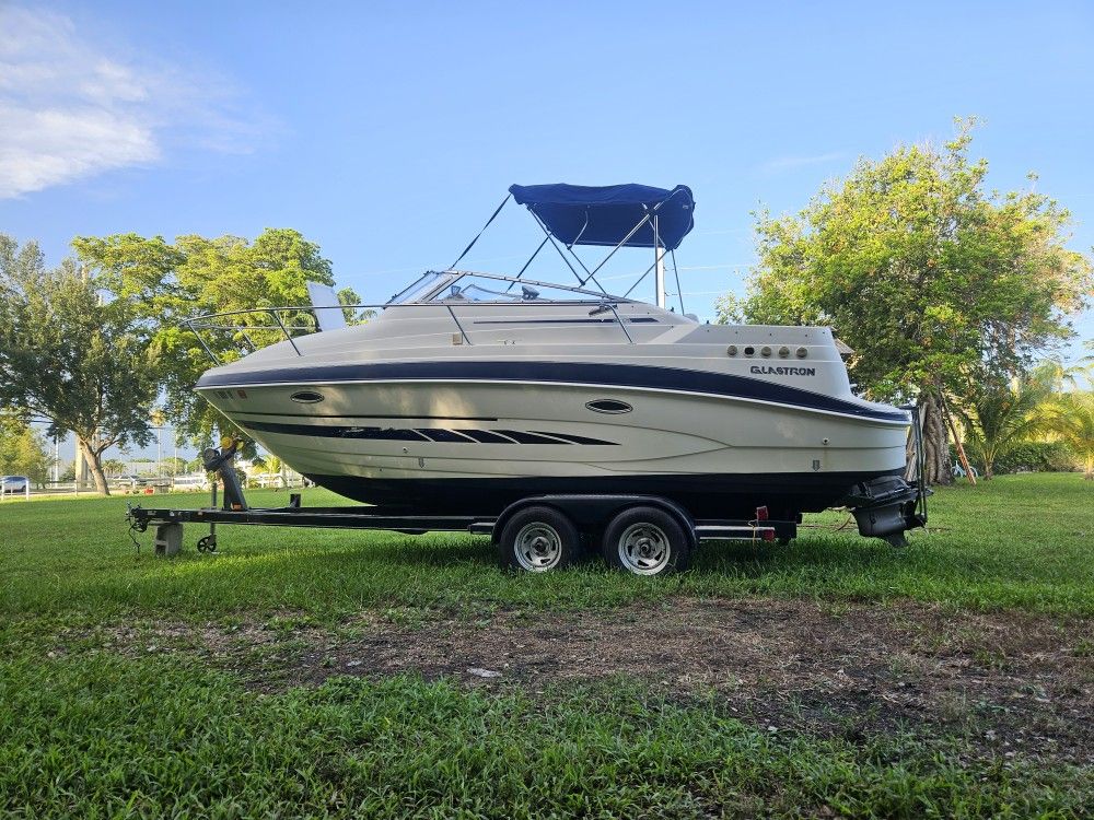 2008 Glastron GT249
