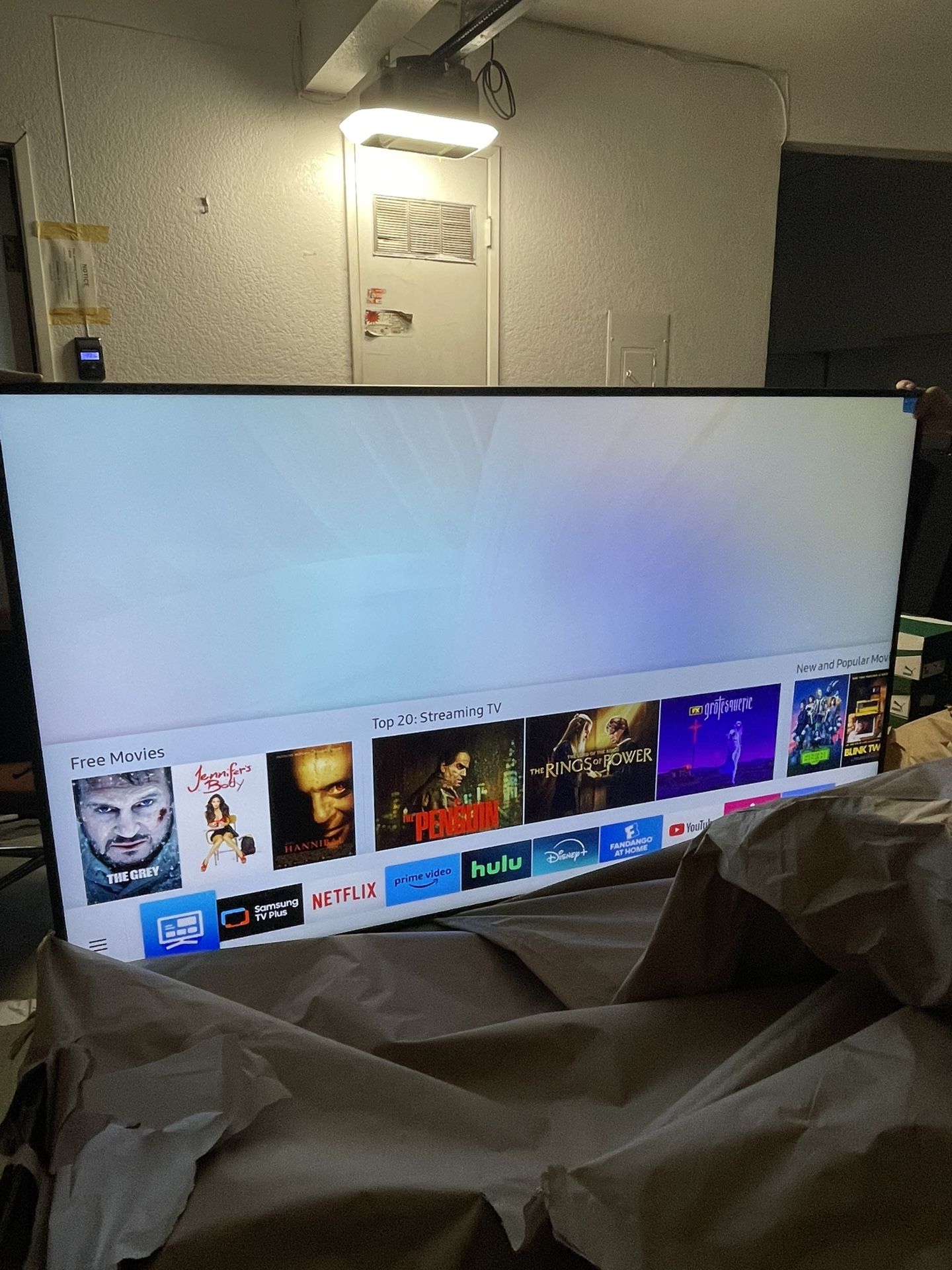 Samsung 75” 4K UHD Smart TV (NU7100) + Rolling Stand – Huge Deal