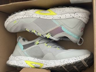 Women’s Sneakers