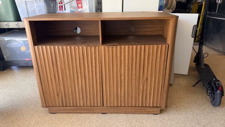 Mopio TV Stand