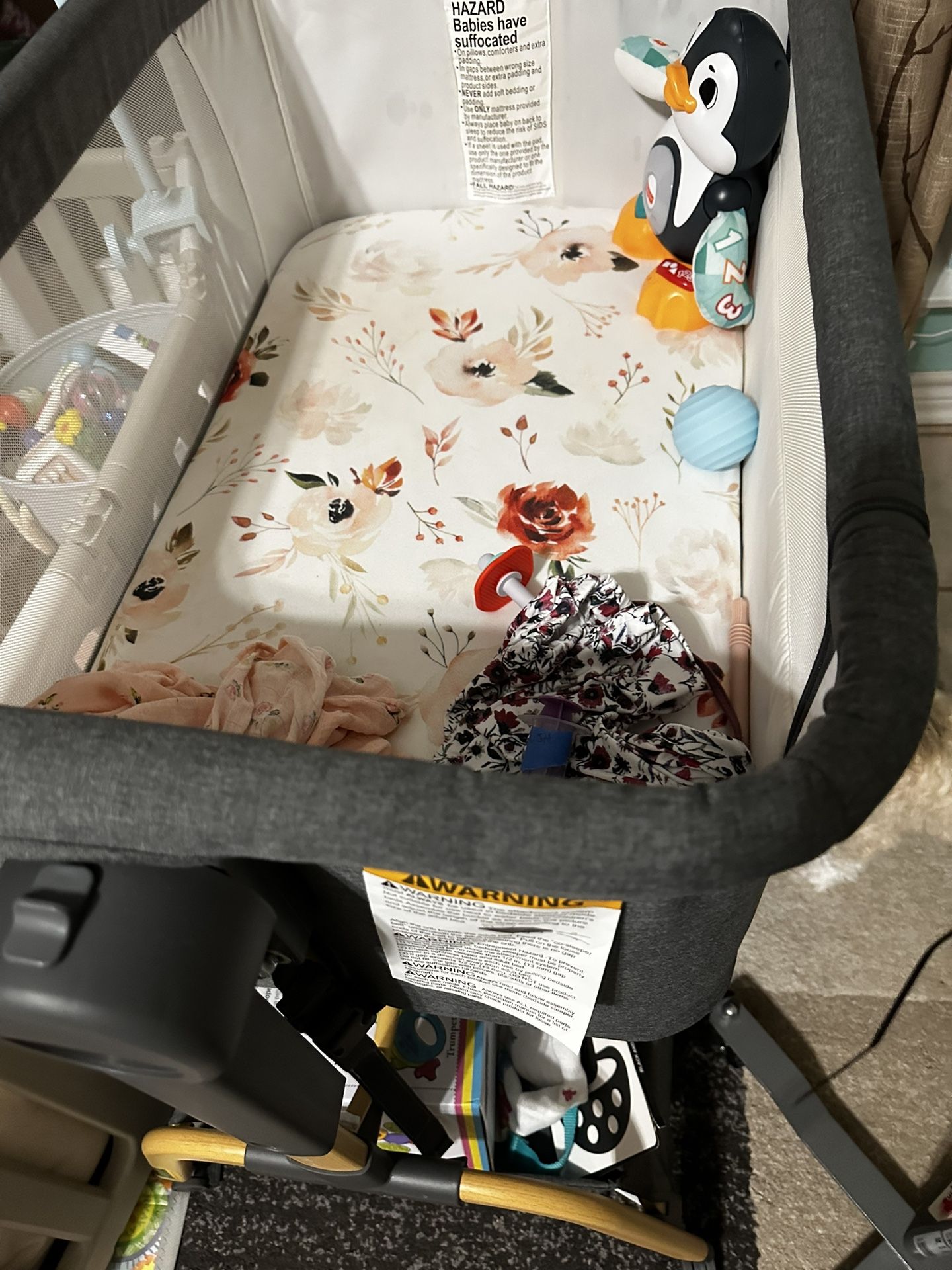 Bassinet In Great Condition! Nursery furniture & Decor