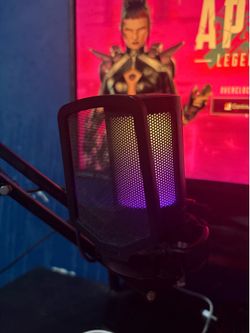 Fifine mic with boom arm and 1 tap mute