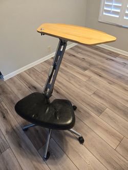 Focal Upright Locus Seat and Desk Workstation