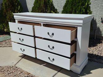 Free Delivery Included White 6 Drawer Dresser