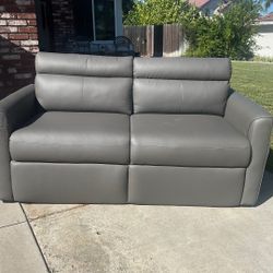Rv Couch - Pullout To Bed