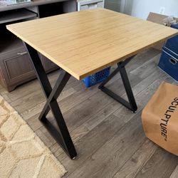 Used table 30L x 27w x 29.5H