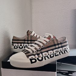 Burberry Shoes👟