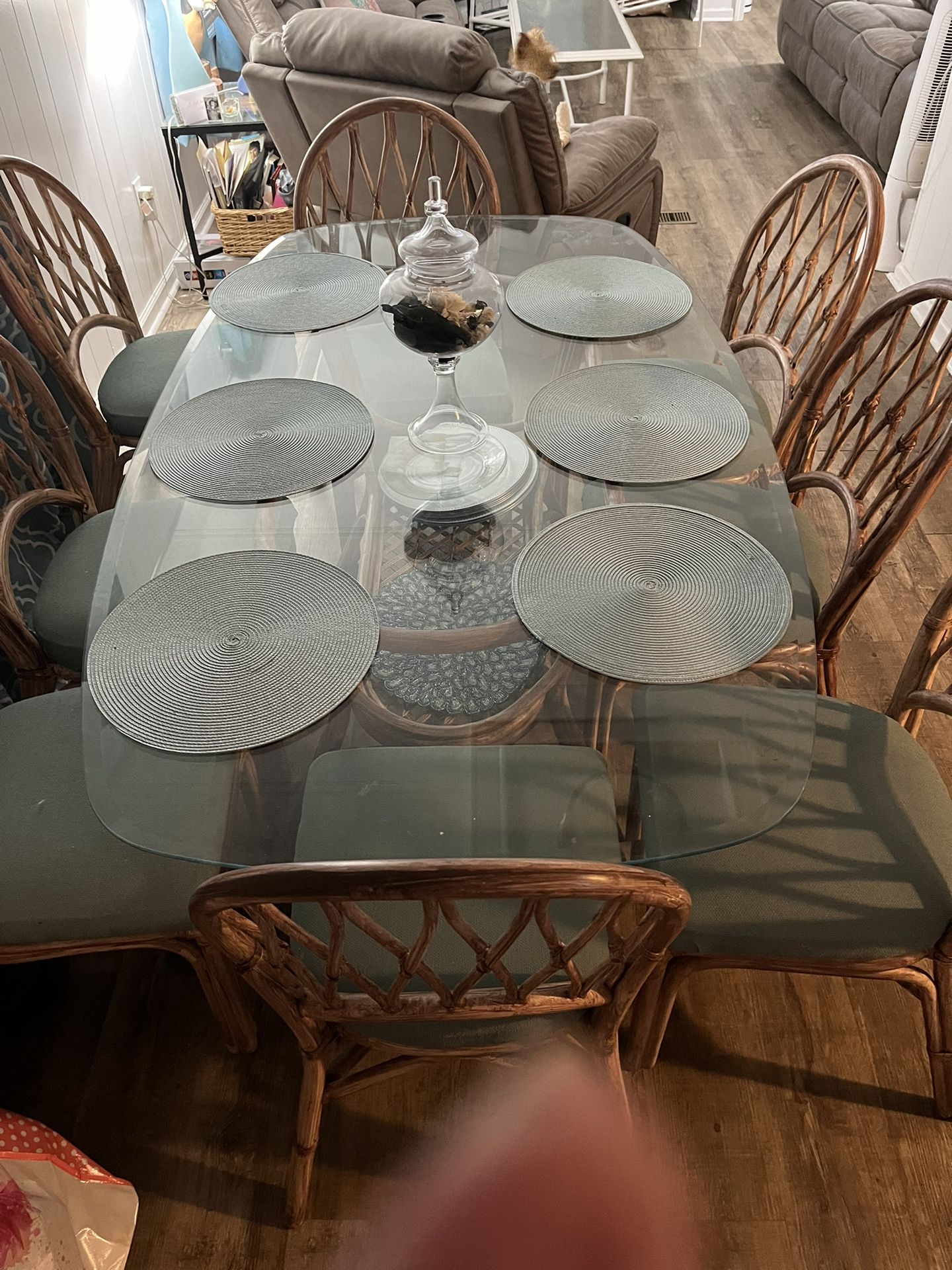 Beachy Table And Chairs