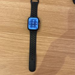 Apple Watch Nike Series 7 45 mm Black