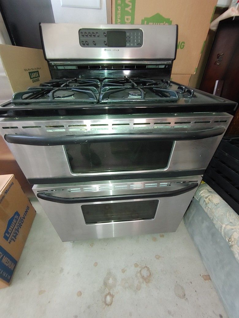 Maytag Gemini. gas double oven 30" stove for Sale in Hemet, CA OfferUp