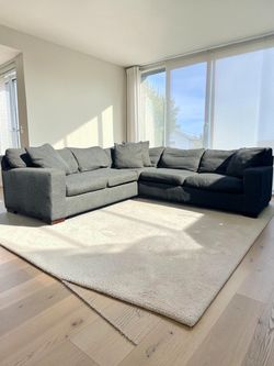 BEAUTIFUL SECTIONAL COUCH