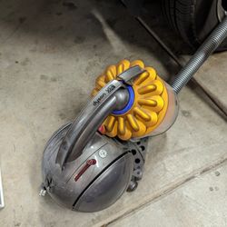 Dyson Dc39 Canister Bagless Vacuum 